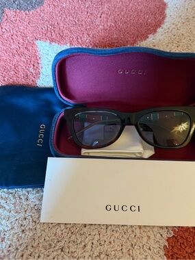 NWOT Gucci Sunglasses